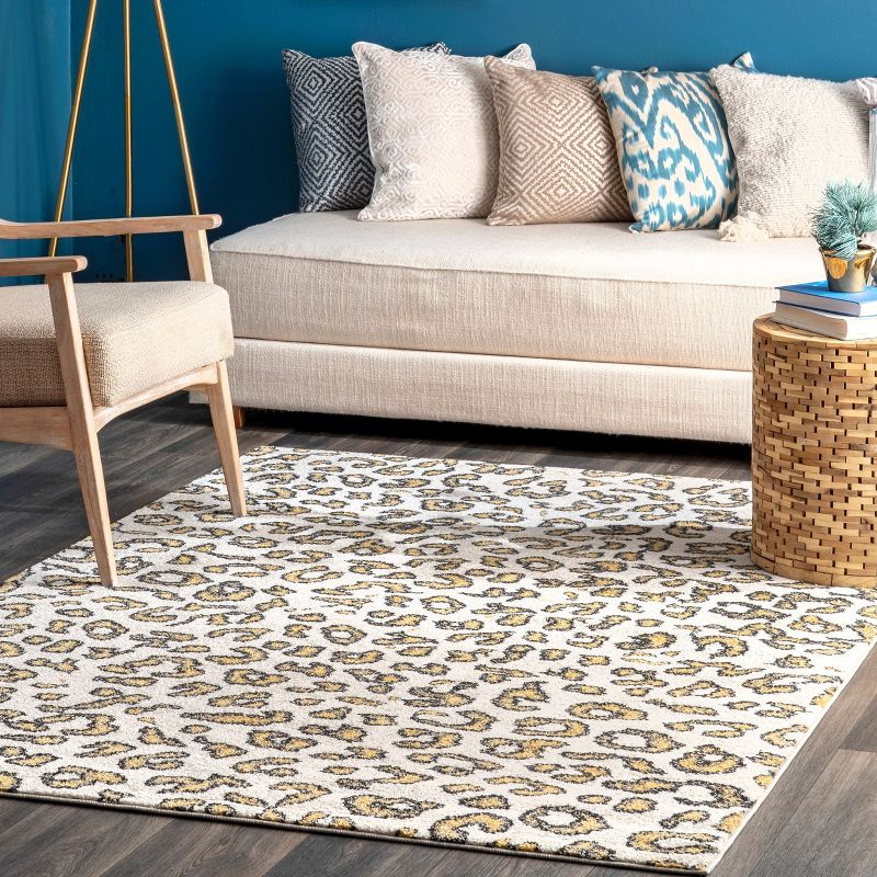 Nuloom Leopard Animal 5x7 Indoor Area Rug for Living Room Bedroom Dining Room Kitchen, Beige/Ivory