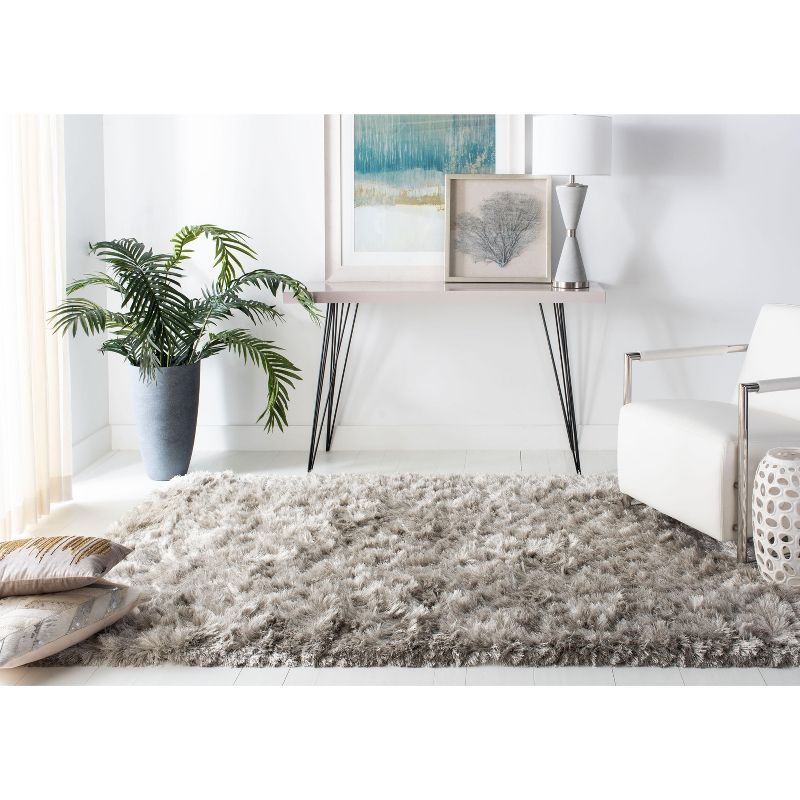 Ocean Shag OCG101 Hand Tufted Indoor Accent Rug - 4'x4' - Light Grey - Safavieh