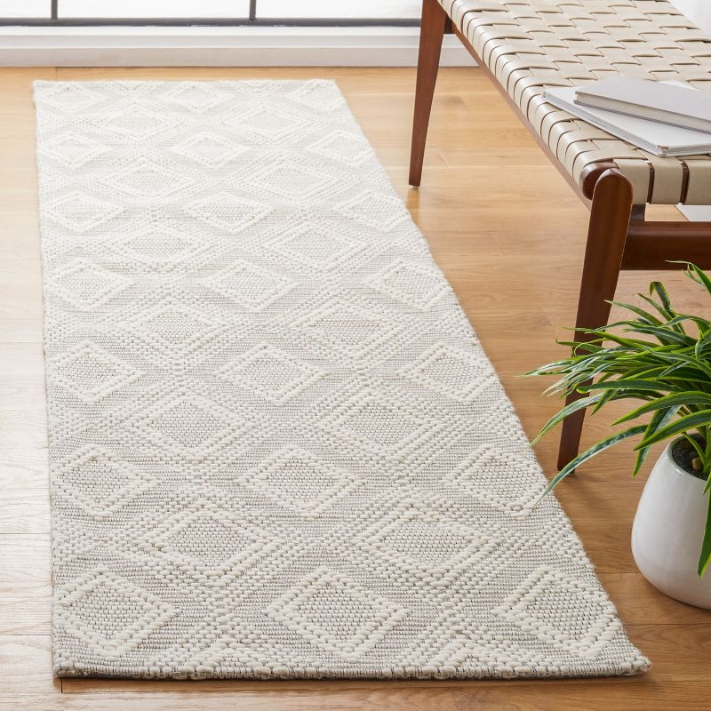 Marbella MRB306 Hand Woven Runner Rug - Ivory - 2'3"x8' - Safavieh.