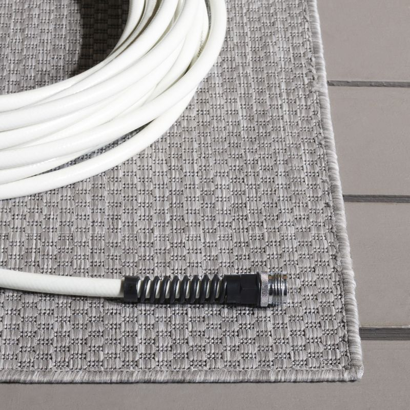 Beach House BHS260 Machine Made Loomed Area Rug - Grey - 5'-3" X 7'-6" - Safavieh