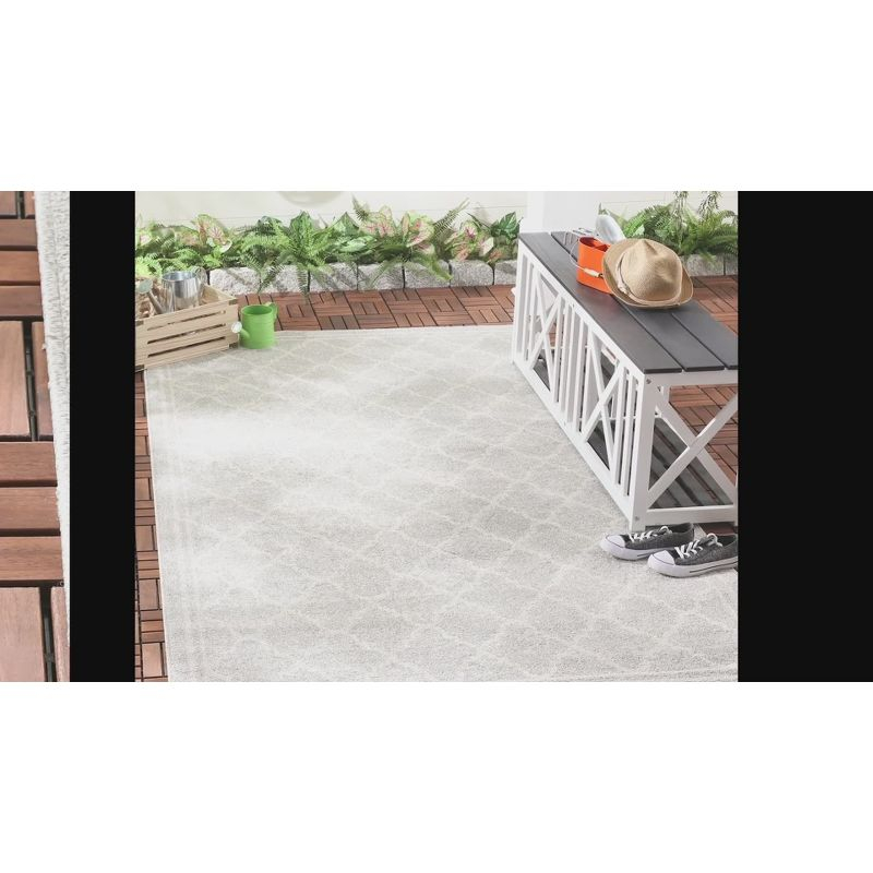 Amherst AMT422 Power Loomed Indoor Area Rug - Navy/Beige - 4'x6' - Safavieh