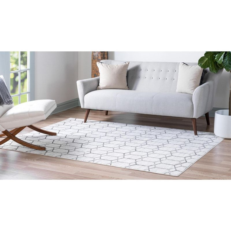 Unique Loom 7' 0 x 10' 0 White Matrix Trellis Tile Area Rug