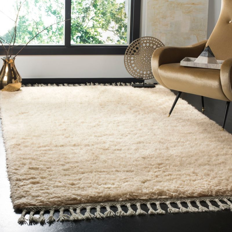 Casablanca CSB150 Hand Knotted Indoor Area Rug - Beige - 5'x8' - Safavieh