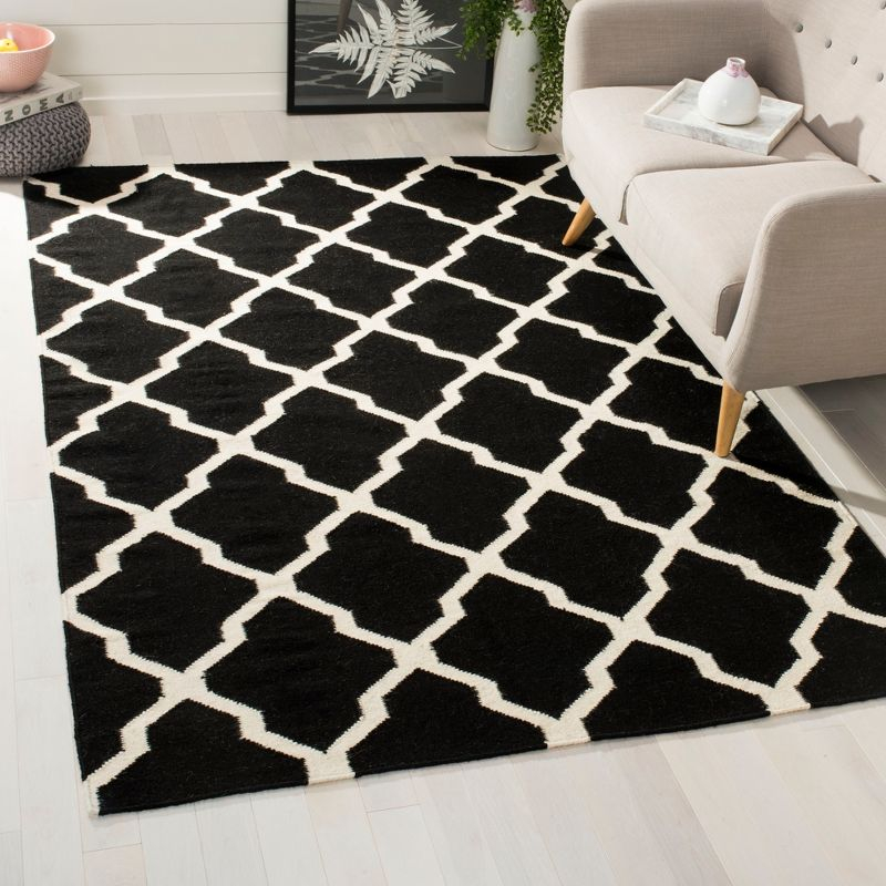 Dhurries DHU634 Hand Woven Area Rug - Black/Ivory - 5'x8' - Safavieh.
