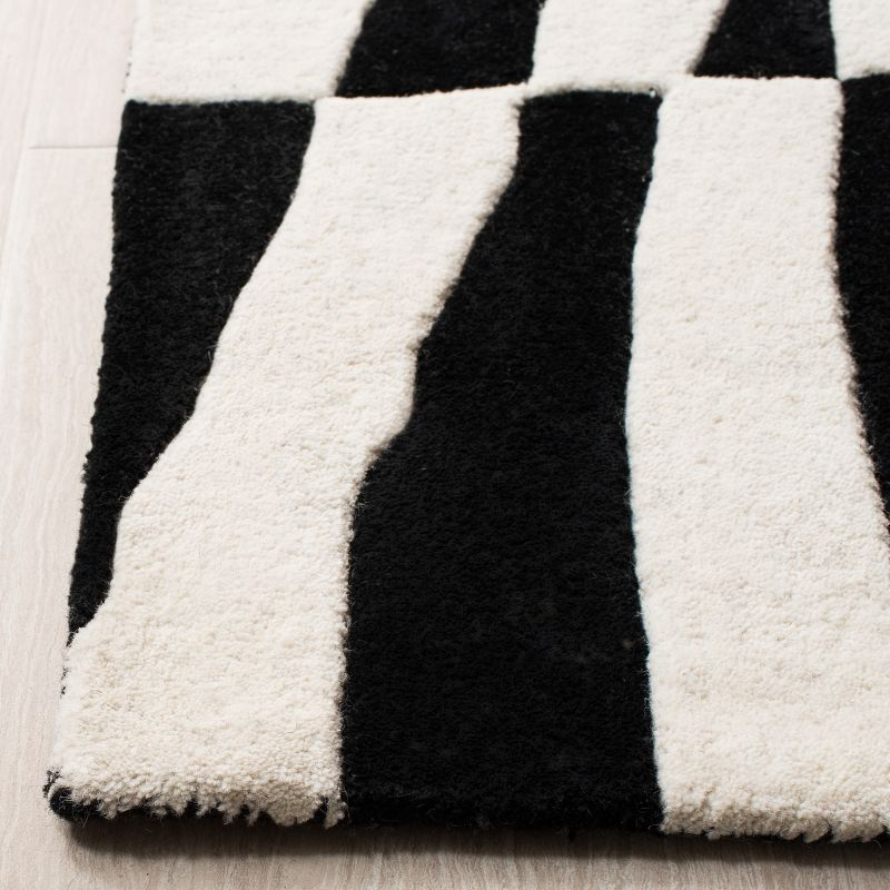 Soho SOH763 Hand Tufted Runner Contemporary Runner Rug - Black/Ivory - 2' 6" X 8' - Safavieh.