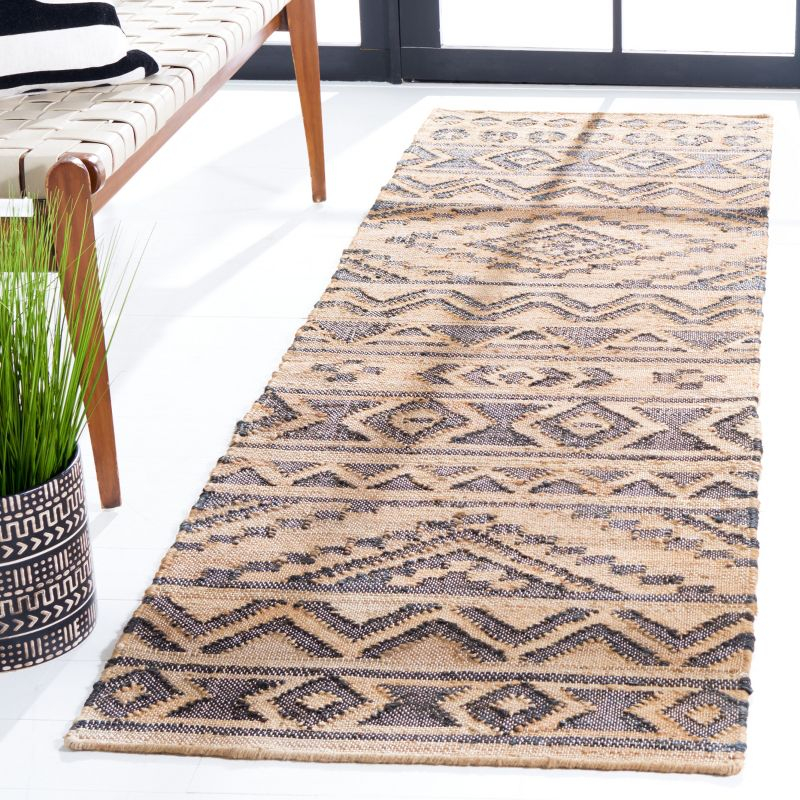 Kilim KLM751 Hand Loomed Runner Rug - Natural/Charcoal - 2'3"x9' - Safavieh