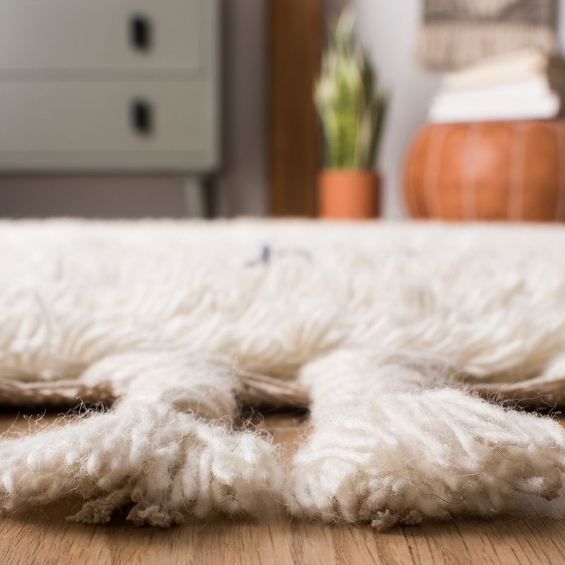Casablanca CSB951 Hand Tufted Area Rug - Navy/Ivory - 4' X 6' - Safavieh.