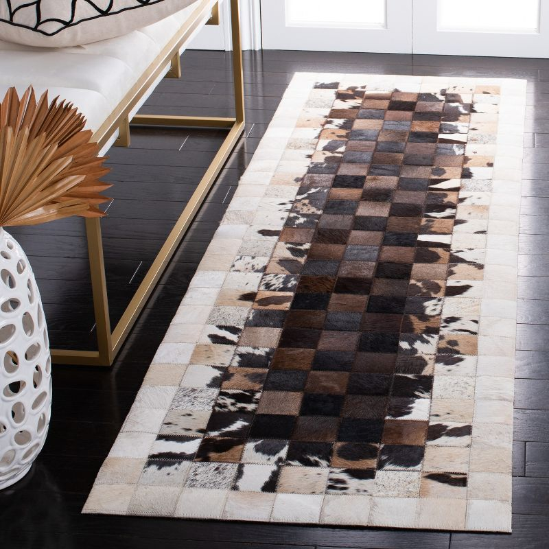 Studio Leather STL215 Hand Woven Runner Rug - Ivory/Dark Brown - 2'3"x7' - Safavieh.