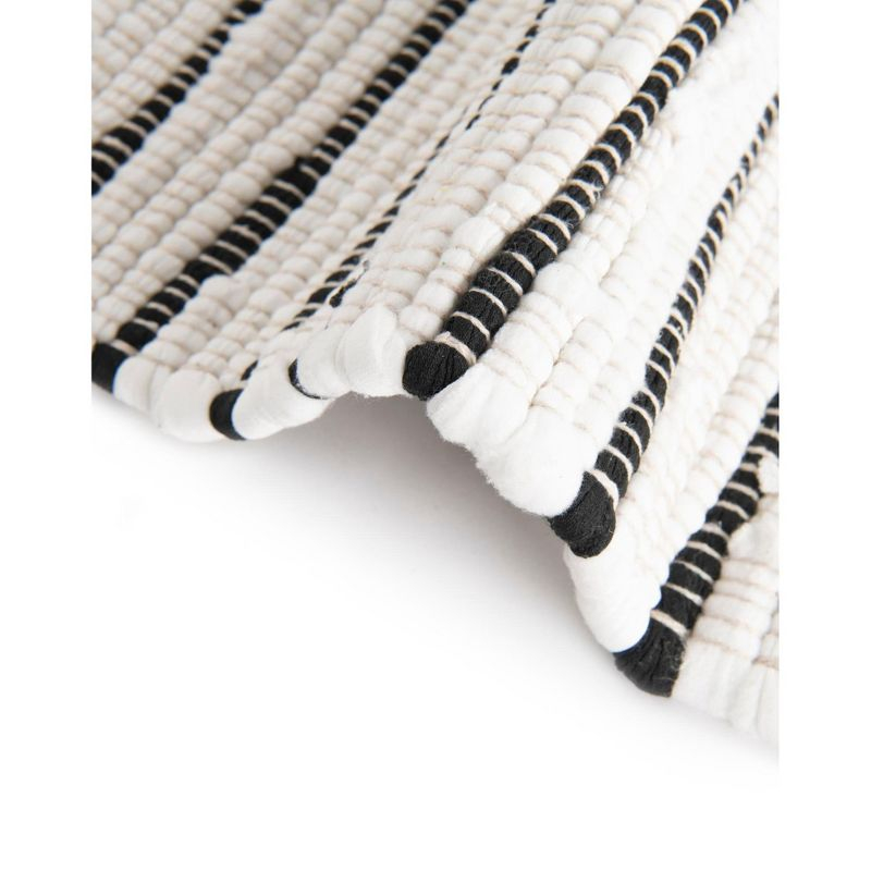 Unique Loom Chindi Cotton Collection Area Rug - Briah (4' 1" x 6' 1" Rectangle White/Black)