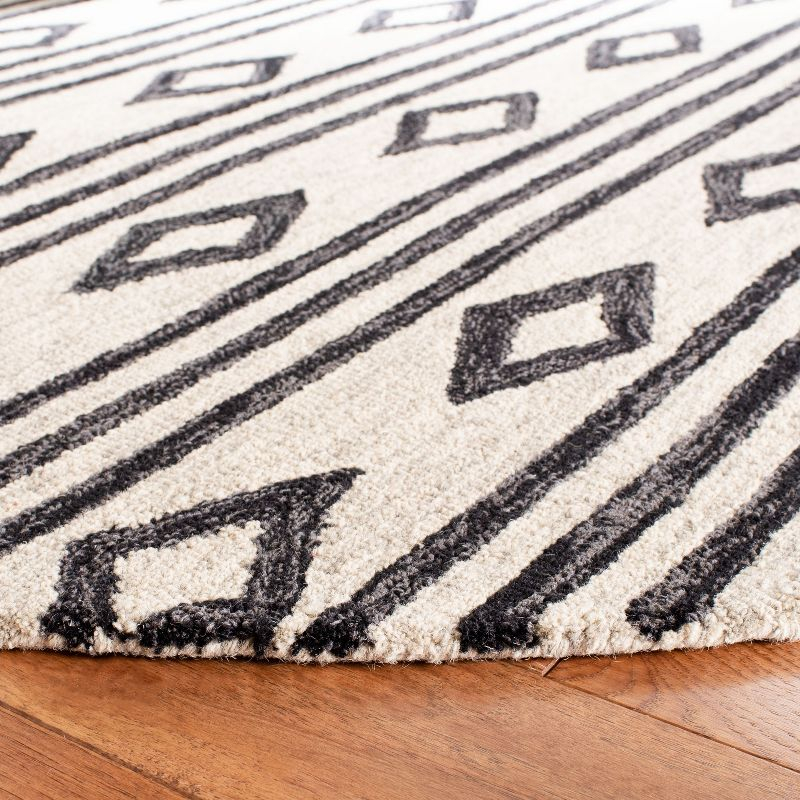 Micro-Loop MLP153 Hand Tufted Accent Rug - Ivory/Charcoal - 2'6"x4' - Safavieh.