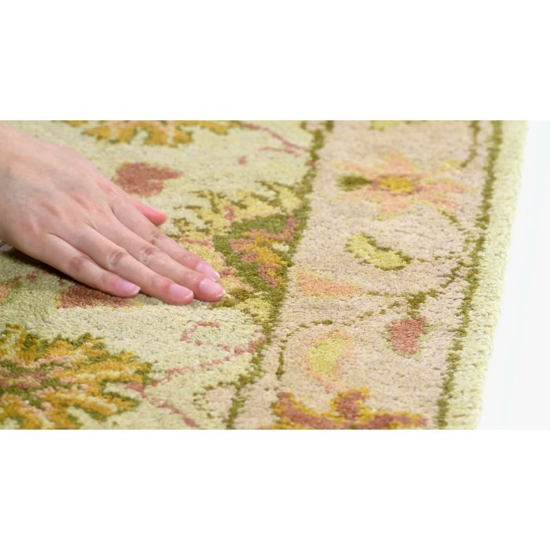 Antiquity AT17 Hand Tufted Indoor Area Rug - Ivory/Light Green - 6'x9' - Safavieh