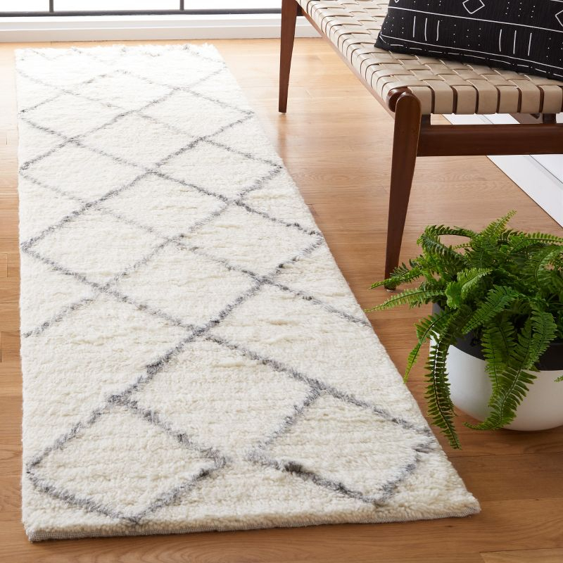 Kenya KNY775 Hand Woven Runner Rug - Ivory/Grey - 2'3"x9' - Safavieh