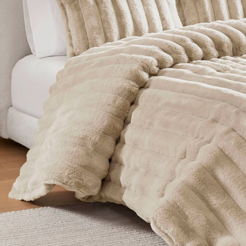 Madison Park 3pc King Dahlia Faux Fur Comforter Set Taupe