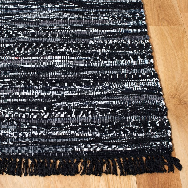 Rag Rug RAR121 Hand Woven Indoor Accent Rug - 2'6"x4' - Black - Safavieh