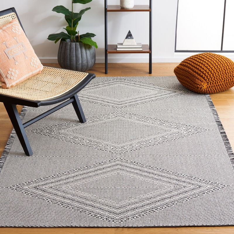 Augustine AGT502 Power Loomed Area Rug - Ivory/Black - 6'4"x9'6" - Safavieh.