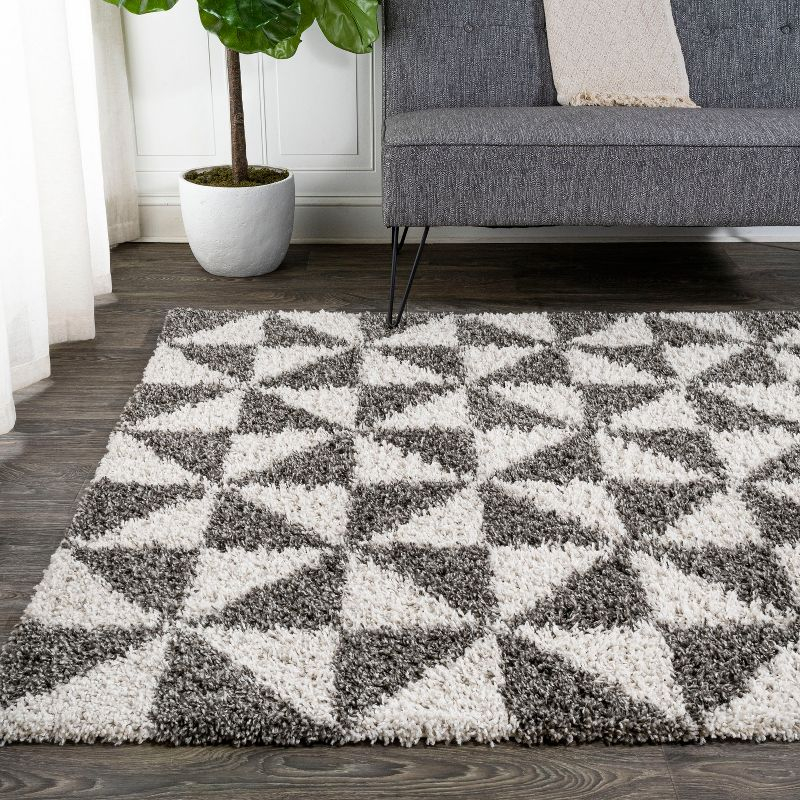 4'x6' Alcudia Geometric Shag Area Rug, Beige/Dark Gray - JONATHAN Y