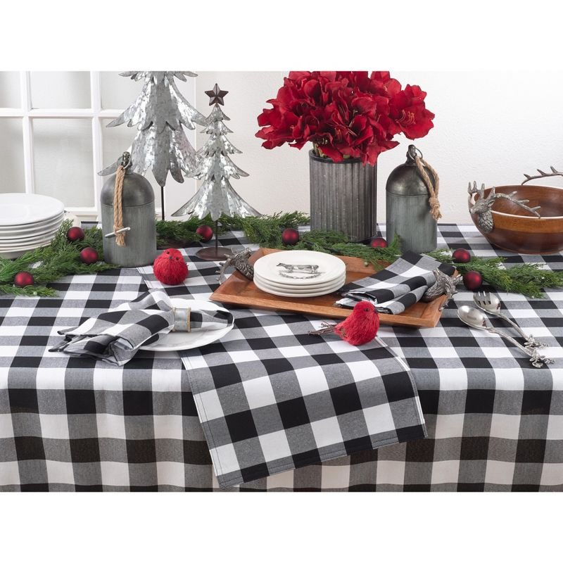 Saro Lifestyle Cotton And Poly Blend Table Runner With Plaid Design, Black, 16" x 72"