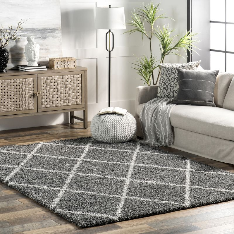Nuloom Tess Trellis 5x8 Shag Indoor Area Rug for Living Room Bedroom Dining Room Nursery, Dark Grey/Ivory