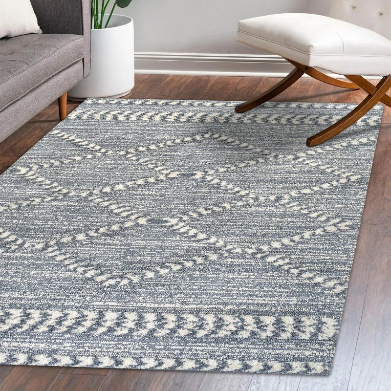 4' x 6' Sofie Moroccan Trellis High-Low Area Rug, Gray/Cream - JONATHAN Y