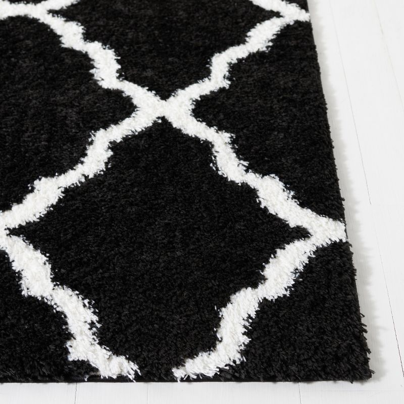 Tahoe Shag THO675 Power Loomed Area Rug - Black/White - 6'7"x8'7" - Safavieh.