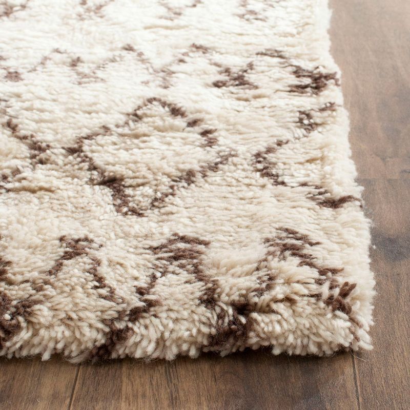 Casablanca CSB851 Hand Tufted Indoor Runner Rug - Ivory/Dark Brown - 2'3"x6' - Safavieh