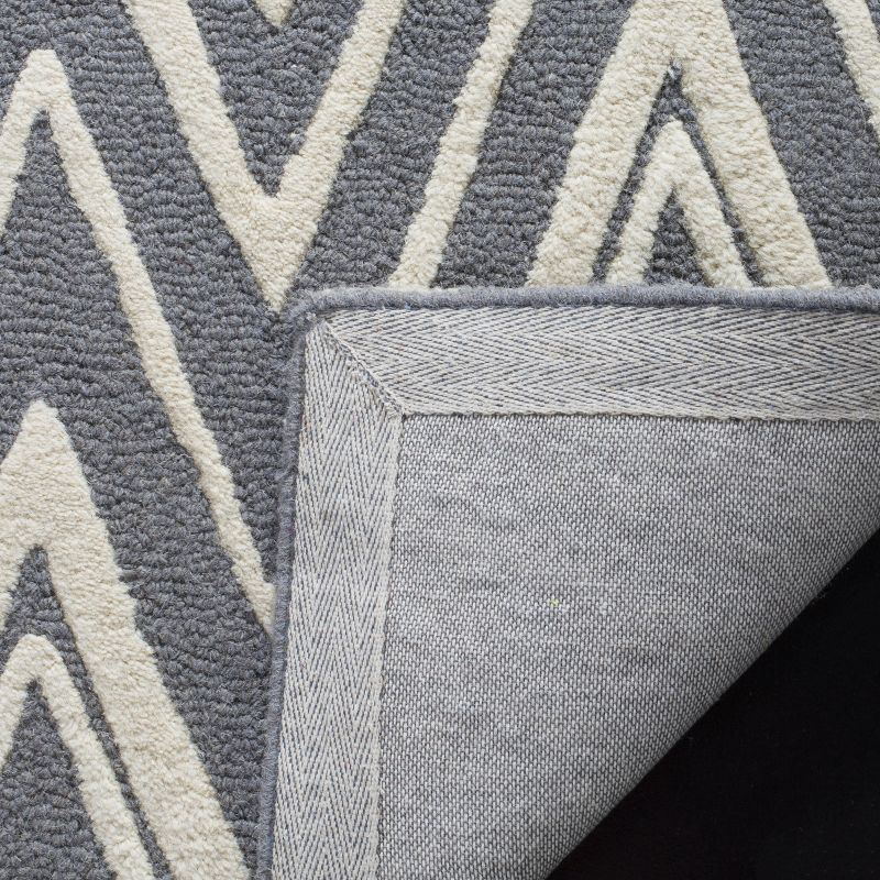 Cambridge CAM711 Tufted Indoor Area Rug - Dark Grey/Ivory - 4'x4' - Safavieh