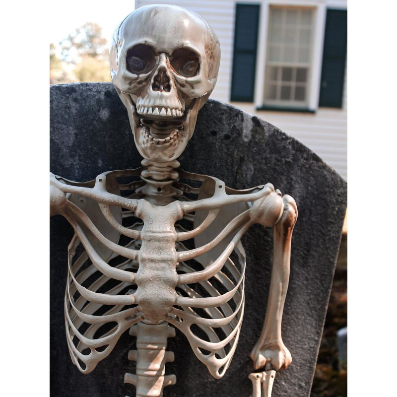 Forum Novelties 5' Posable Skeleton Party Decoration