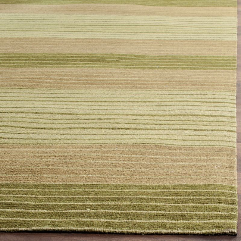 Marbella MRB283 Hand Loomed Area Rug - Green - 4'x6' - Safavieh.