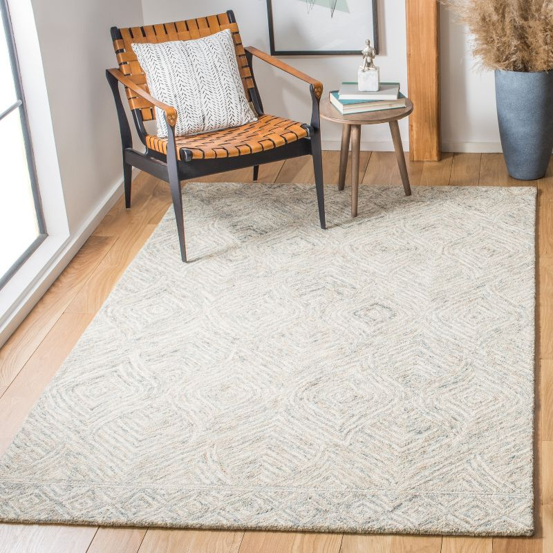 Ikat IKT703 Hand Tufted Area Rug - Beige/Grey - 4'x6' - Safavieh.