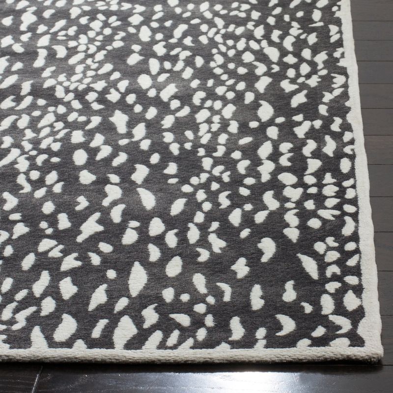 Marbella MRB657 Hand Loomed Accent Rug - Dark Grey/Ivory - 2'3"x4' - Safavieh.