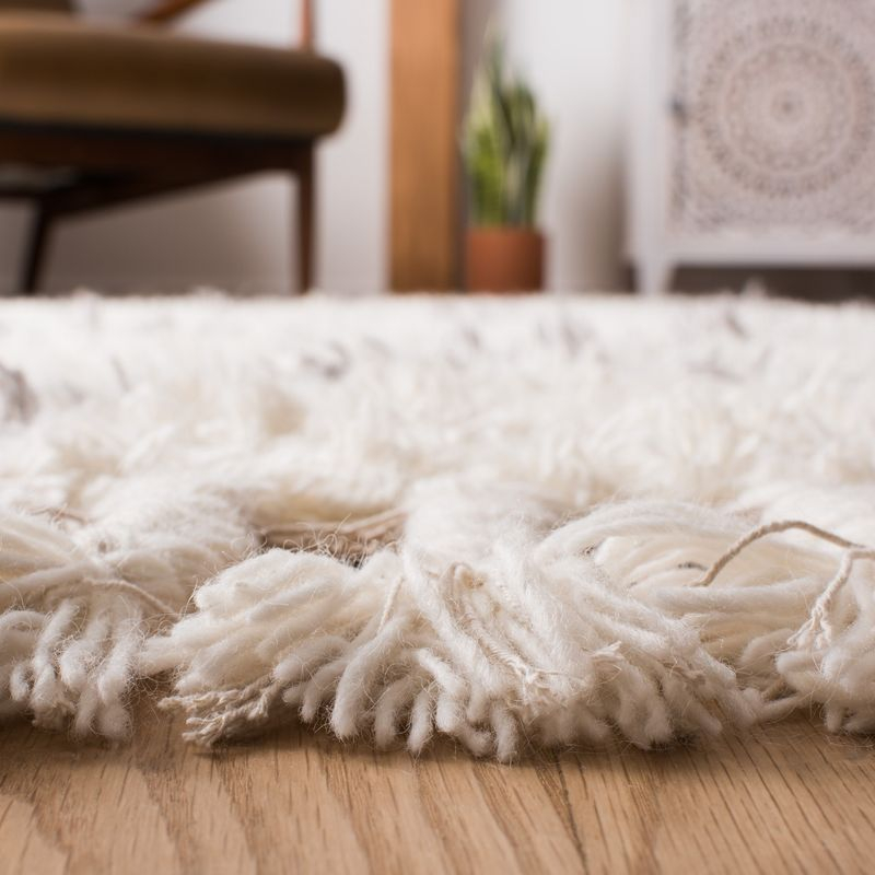 Casablanca CSB951 Hand Tufted Area Rug - Grey/Ivory - 6' X 9' - Safavieh.