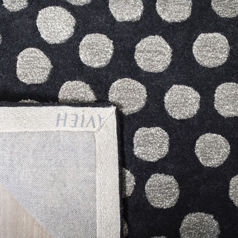 Soho SOH654 Hand Tufted Indoor Accent Rug - Dark Grey - 2'6"x4' - Safavieh