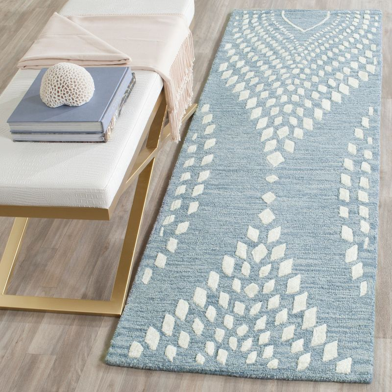 Bella BEL126 Hand Tufted Runner Rug - Blue/Ivory - 2'3"x9' - Safavieh.