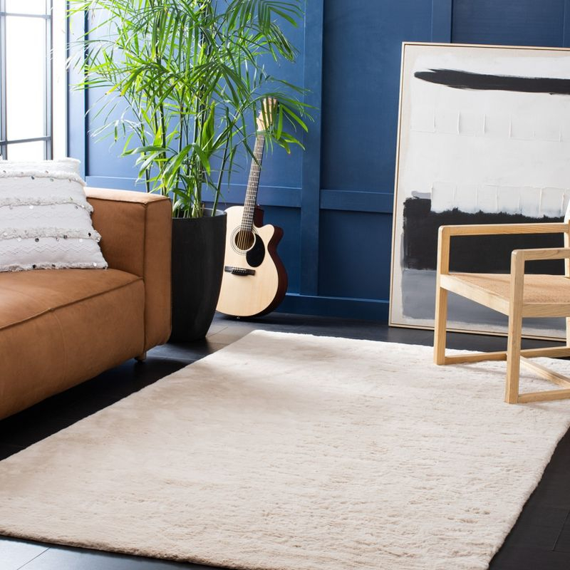 Faux Sheep Skin FSS535 Power Loomed Indoor Area Rug - Beige - 4'x6' - Safavieh