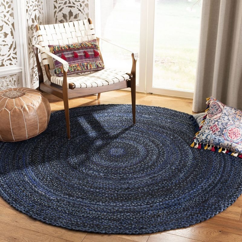 Braided BRD452 Hand Woven Indoor Area Rug - Navy/Black - 5' Round - Safavieh