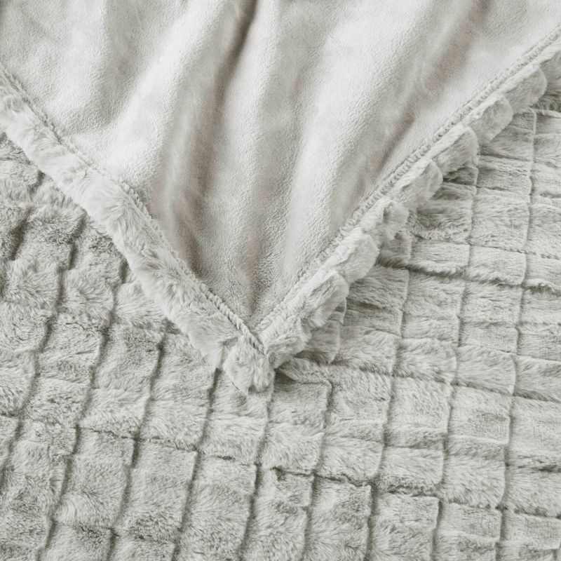 Beautyrest Beautyrest Zuri Oversized Heated Faux Fur Throw