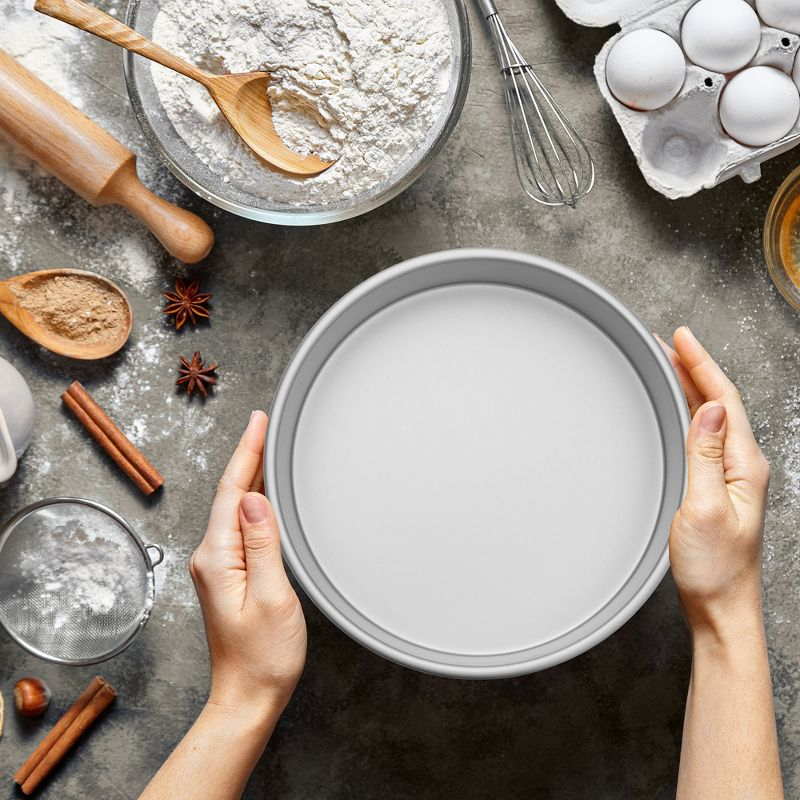 Last Confection Aluminum 10" x 2" Round Cake Pan - Professional Bakeware