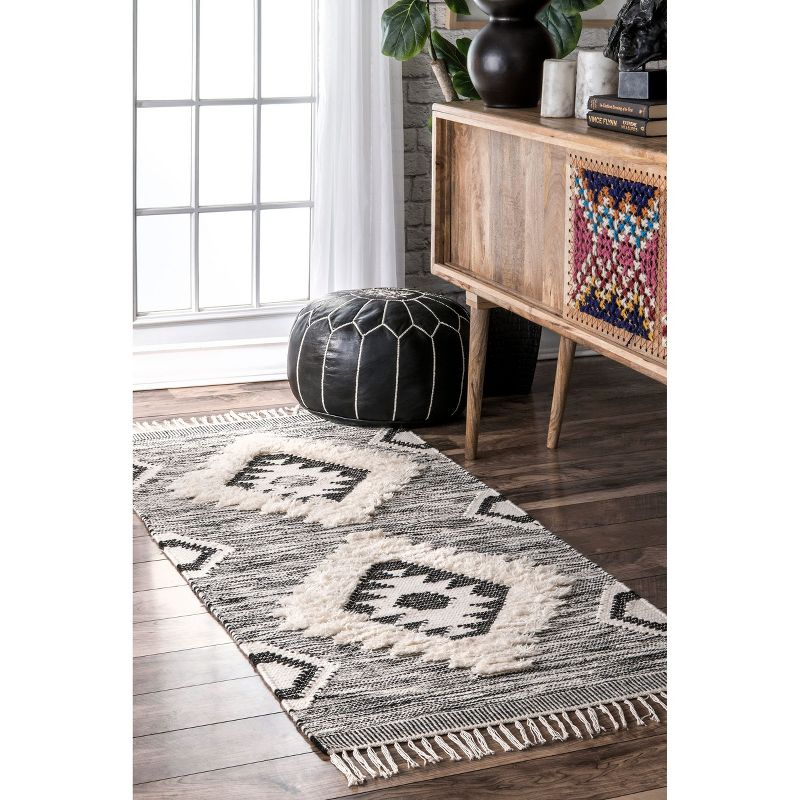 Nuloom Savannah Diamond 2x6 Wool Runner Indoor Area Rug for Living Room Bedroom Dining Room Entryway Hallway Kitchen, Black/Ivory