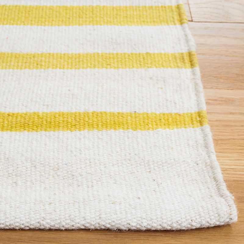 Kilim KLM953 Hand Woven Area Rug - Gold/Ivory - 4'x6' - Safavieh.