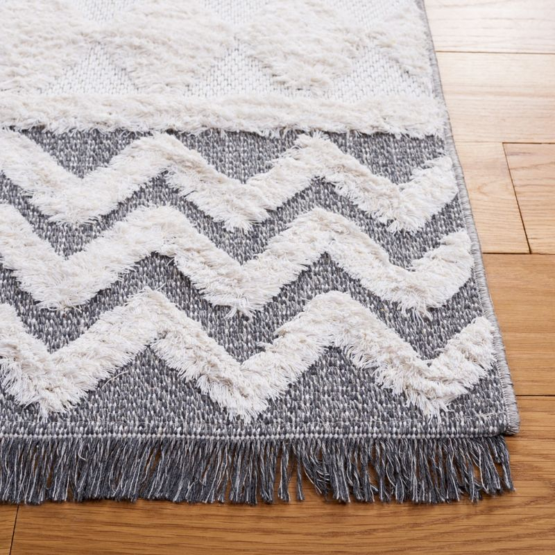 Augustine AGT722 Power Loomed Area Rug - Ivory/Gray - 5'x7'7" - Safavieh.