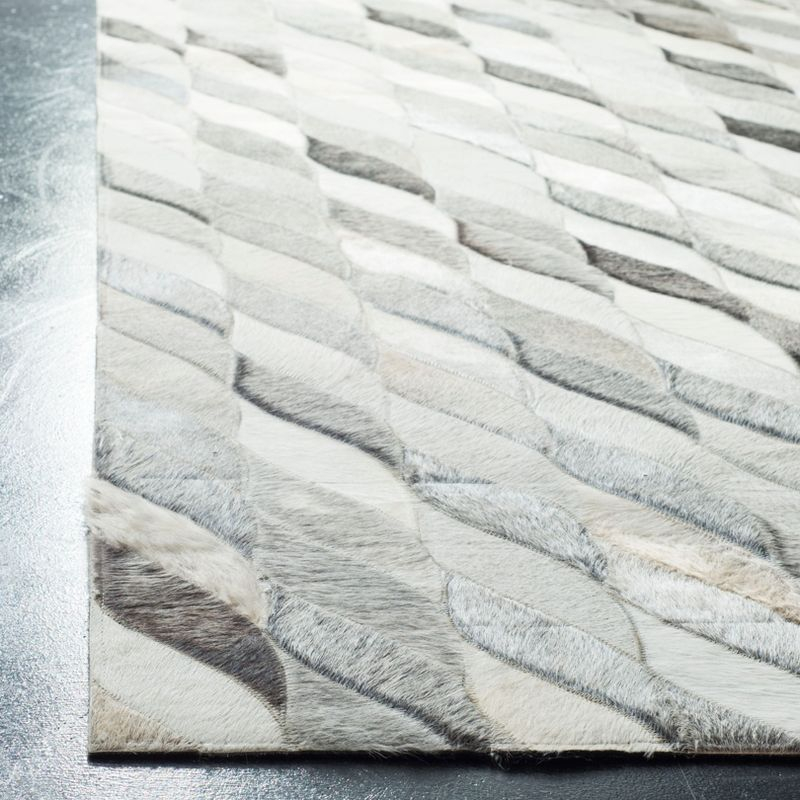 Studio Leather STL701 Hand Woven Indoor Accent Rug - Ivory/Grey - 3'x5' - Safavieh