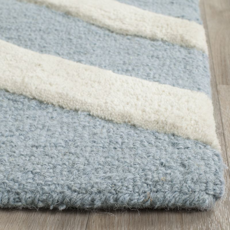 Cambridge CAM714 Tufted Indoor Area Rug - Blue/Ivory - 6'x6' - Safavieh