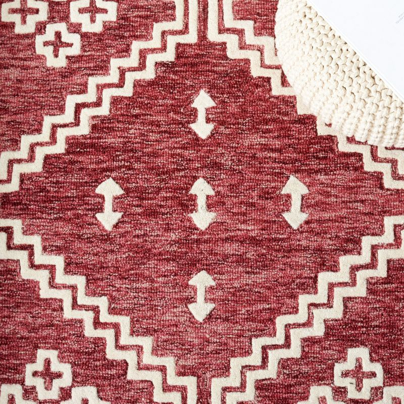 Abstract ABT852 Handmade Indoor Area Rug - Red/Ivory - 4'x6' - Safavieh