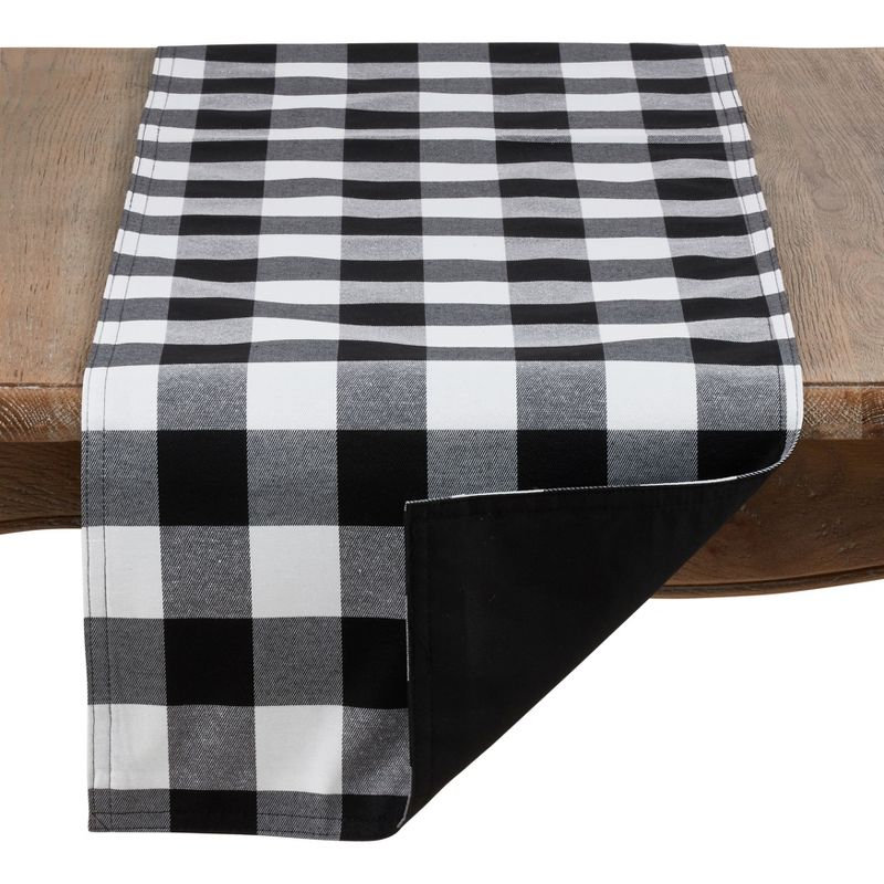 Saro Lifestyle Cotton And Poly Blend Table Runner With Plaid Design, Black, 16" x 72"