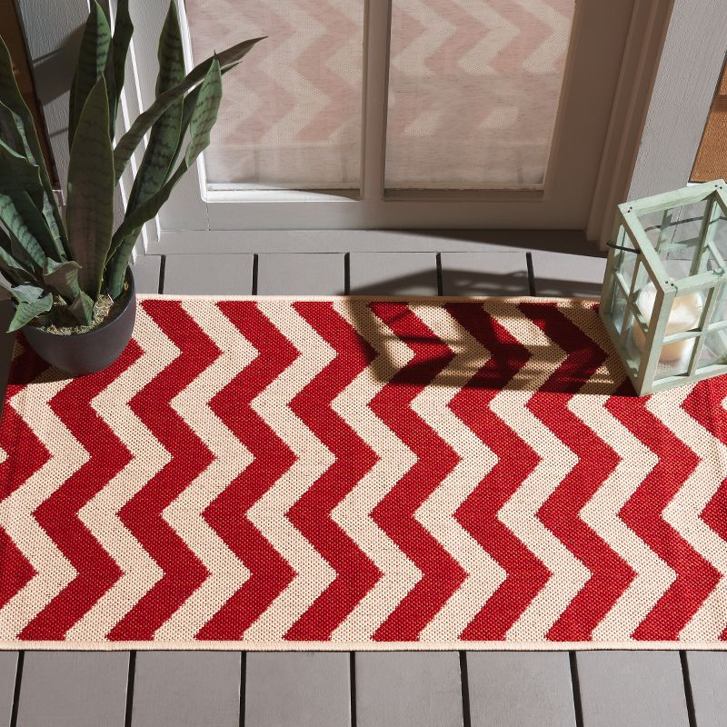 Courtyard CY6244 Power Loomed Indoor and Outdoor Accent Rug - Red - 2'x3'7" - Safavieh