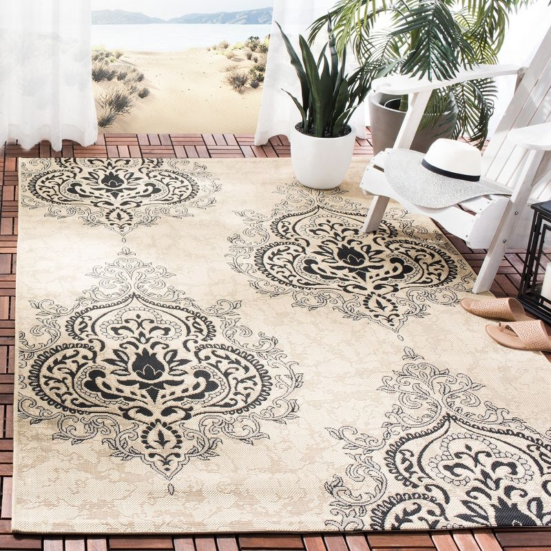 Courtyard CY7926 Power Loomed Indoor/Outdoor Area Rug - Cream/Black - 5'3"x7'7" - Safavieh.