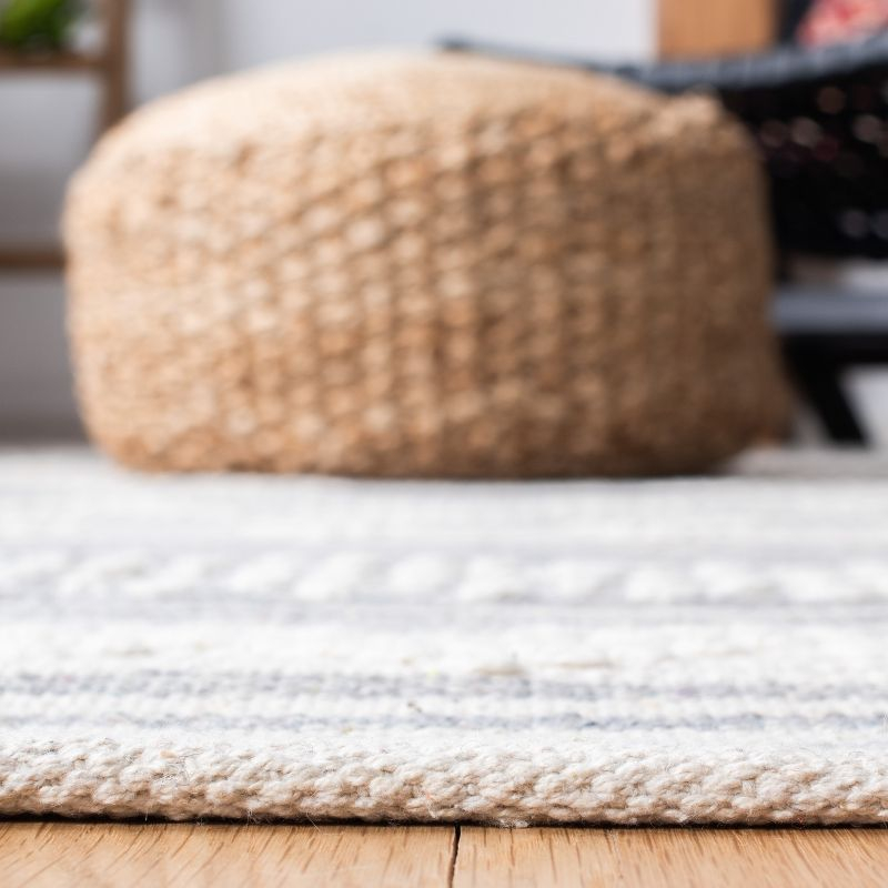 Striped Kilim STK511 Hand Woven Area Rug - Silver/Ivory - 3'x5' - Safavieh.