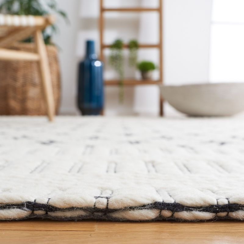 Vermont VRM150 Hand Woven Area Rug - Ivory/Black - 5'x8' - Safavieh.