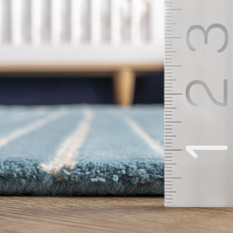 Nuloom Mandia Striped Wool Area Rug, 4' x 6', Baby Blue