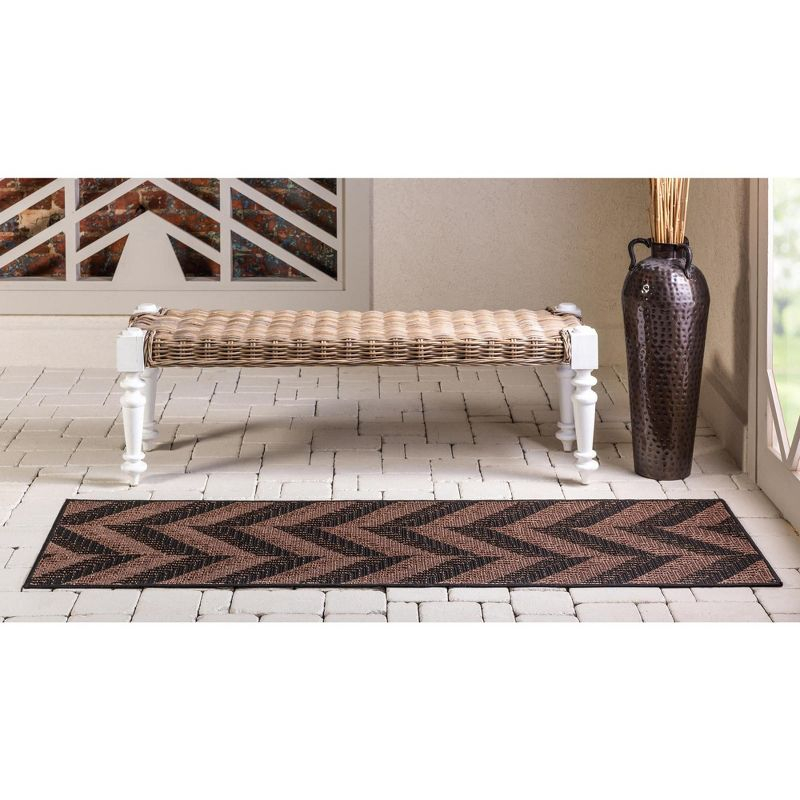 Unique Loom 2' 2 x 6' 0 Runner Brown Outdoor Modern Chevron Area Rug